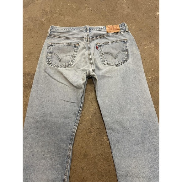 Levi's Light Wash Slim Straight Jeans - Picture 13 of 16